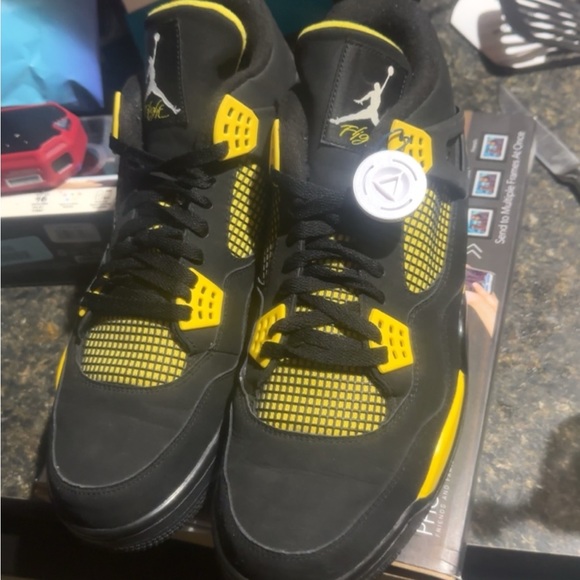 2012 air Jordan 4 thunder